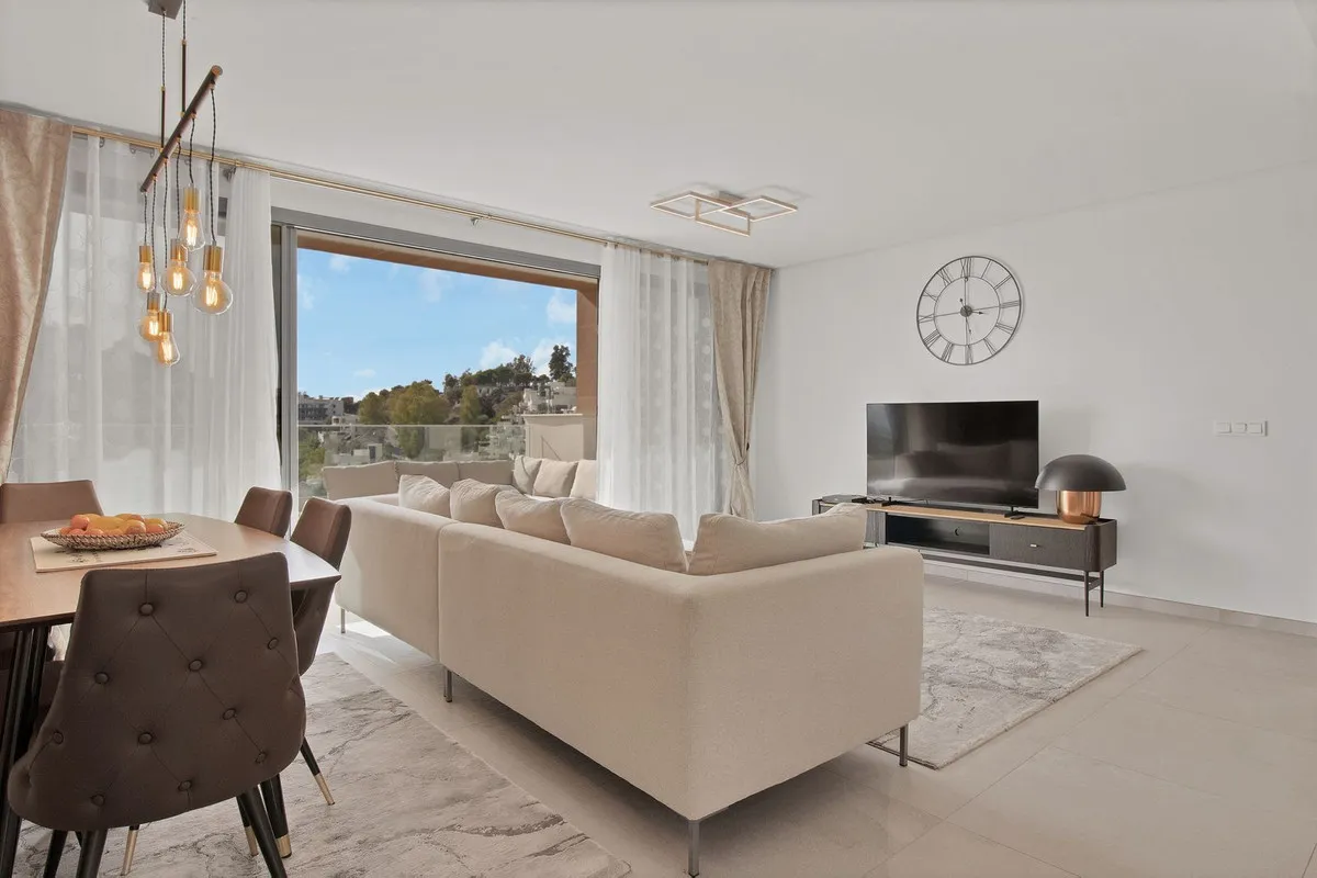 28cb1d94-ff49-424a-ac4e-4a66c8f0e893