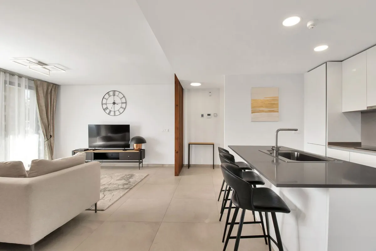 48db77d8-b667-46dd-859d-0e8b9c1b7e11