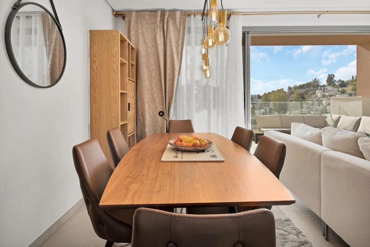 536d8373-94cb-4fca-a3f5-d78435b9fdec