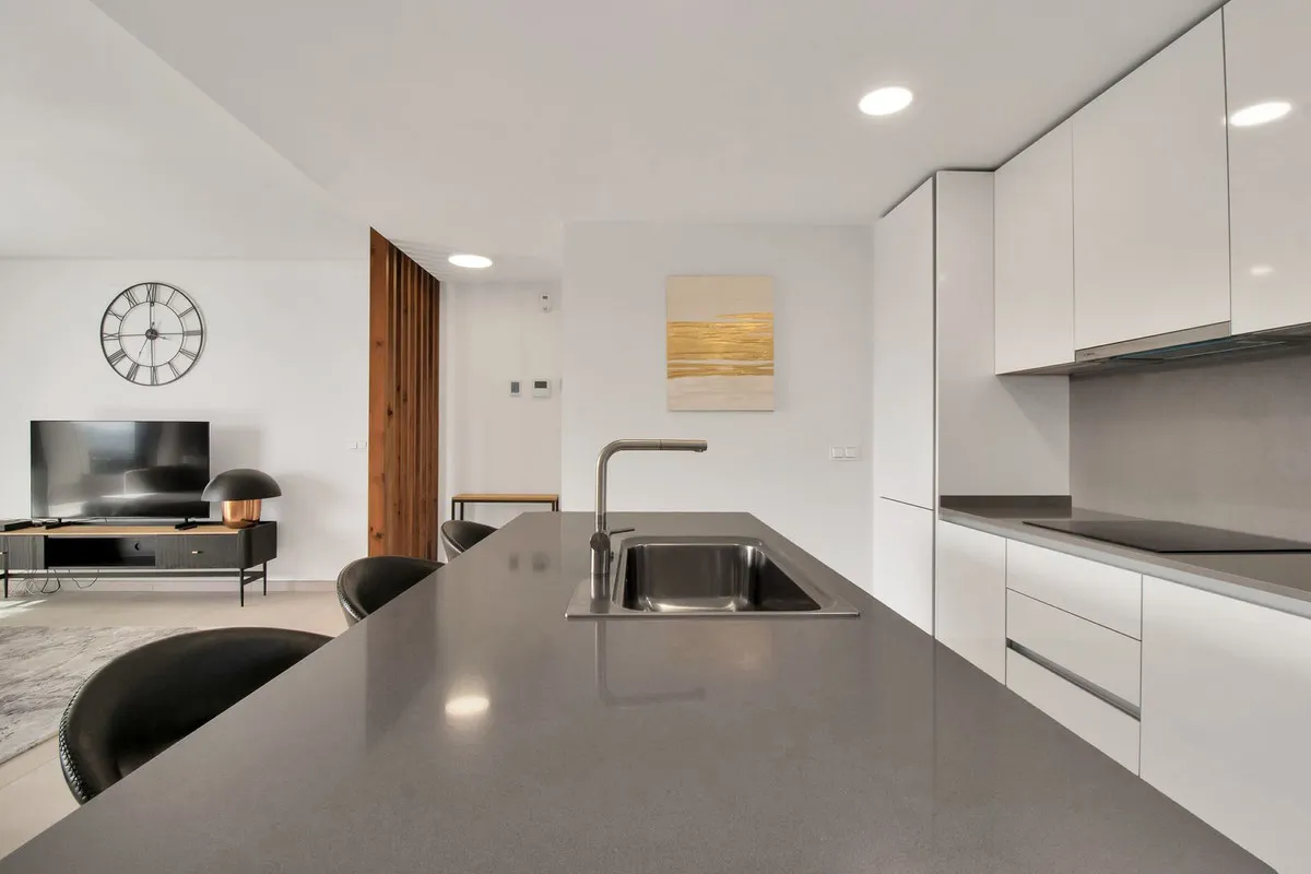 679bf911-754d-4ff1-8f15-d69928aa1d80