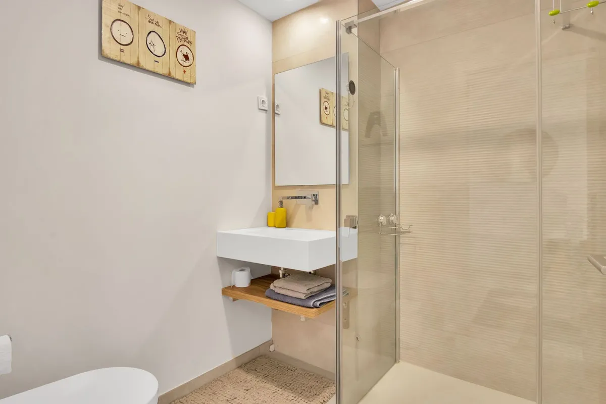 8fccef82-f50c-4a37-a918-6a5b9b70ccb1