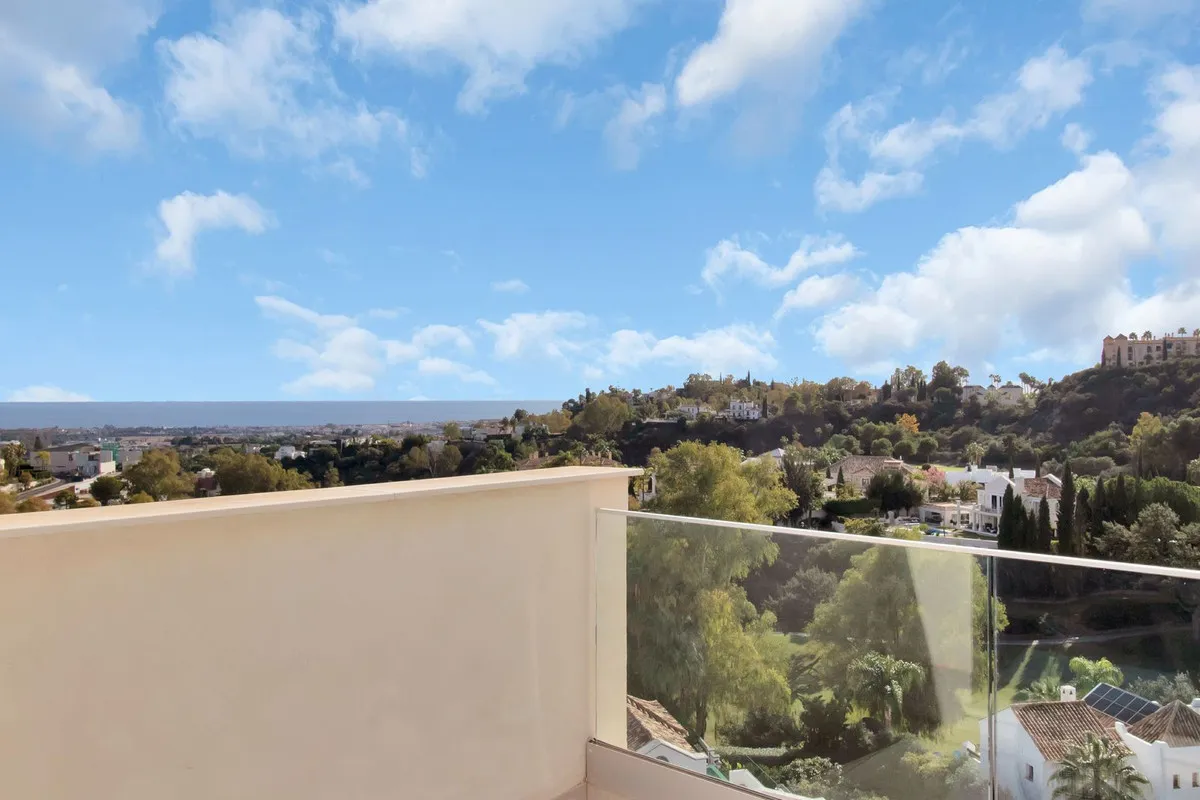 93a8e4ff-fb76-4a64-a056-baa9784dec32