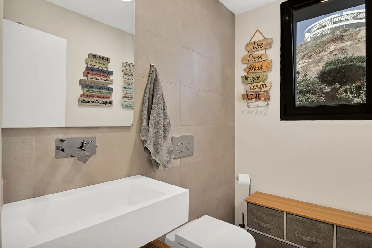 ae8d2c78-1ff6-4cfc-ab6f-fbe854295d3b