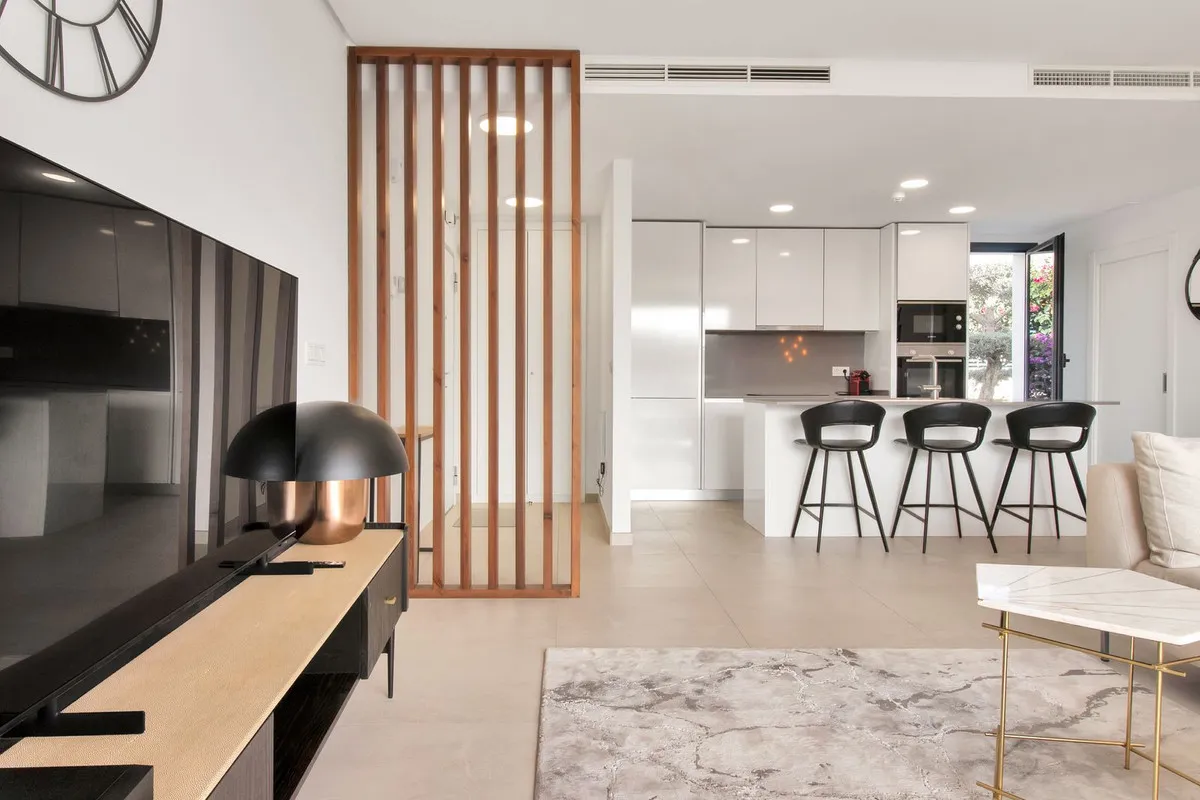 b0b6dda9-7235-4adf-8fd3-958056e456d4