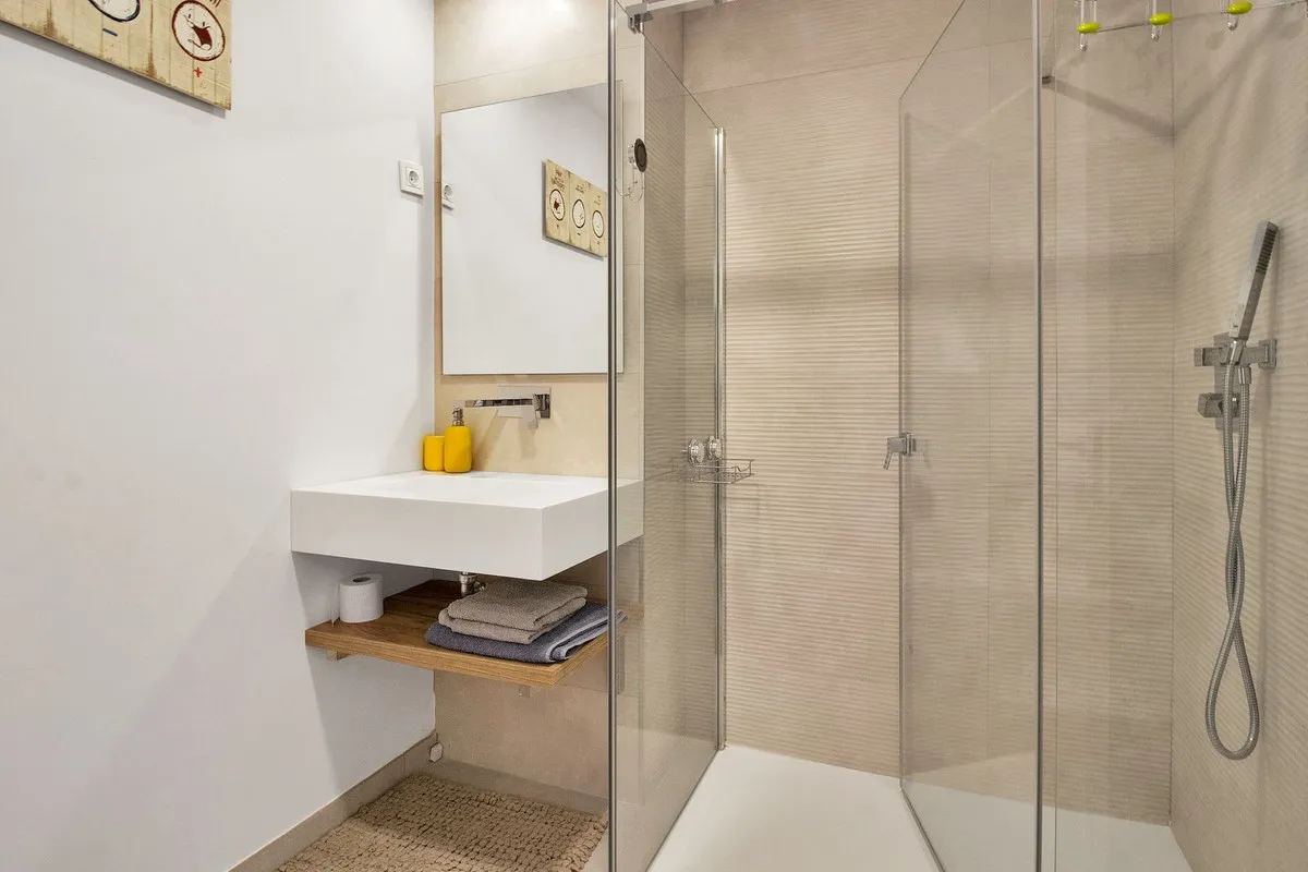 e779b86c-eba0-4de9-ab02-e65b2e534472