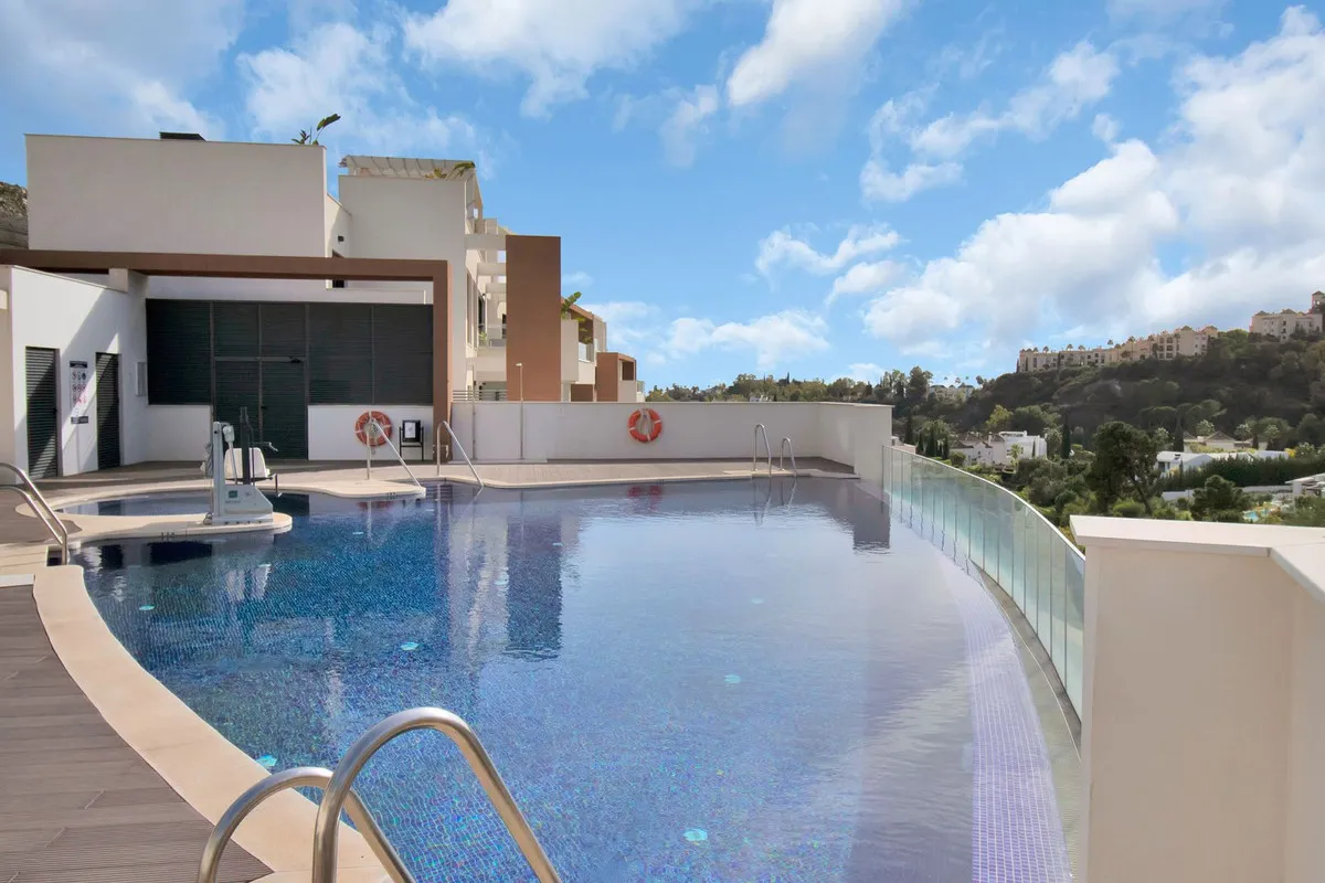 f0d93128-627e-4c53-9583-785ecc3001f7