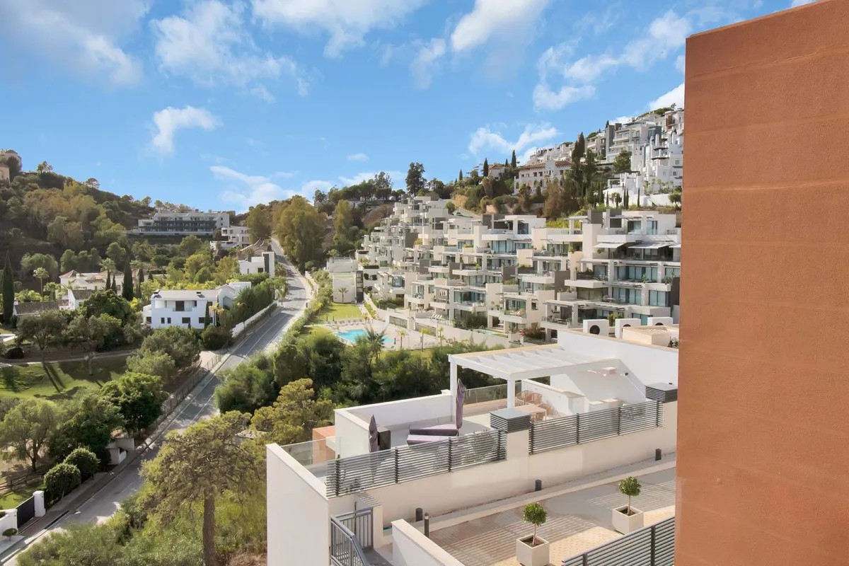 fb4651a8-f2d1-4115-b3f4-f01d561101fa