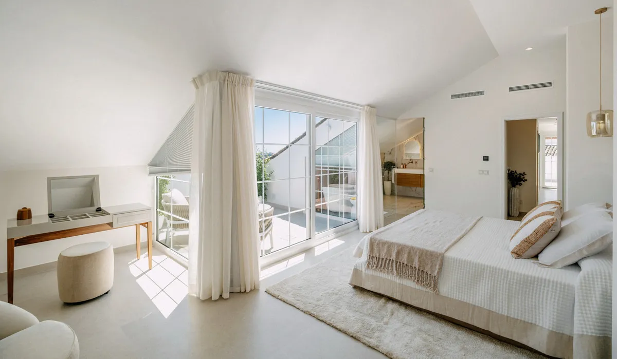 dcf77886-698b-4564-8d00-771819871c08