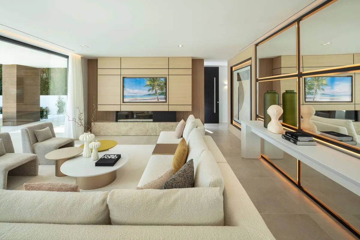 a090a81a-c4e2-4d5c-9453-9aace9f7b4e1