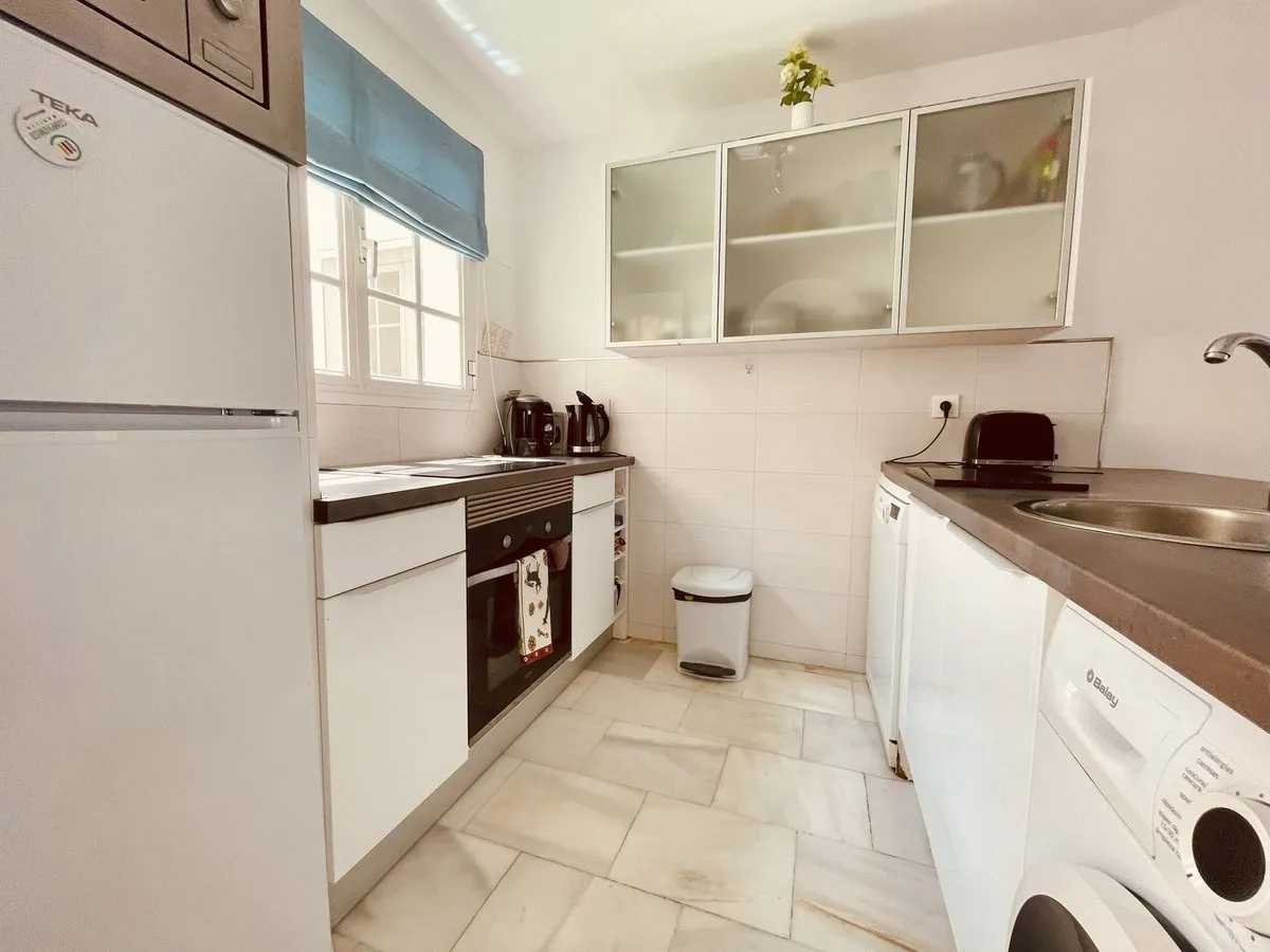 2b8b5aaa-d4d8-4411-b233-c22a377ebe1f