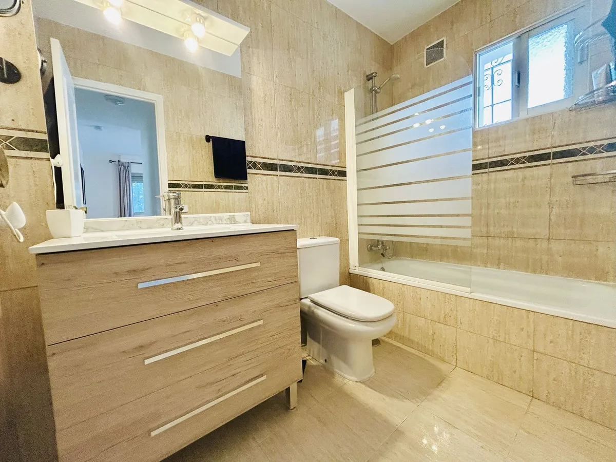 986badc7-1cec-404c-8fb1-eac4a1c12339