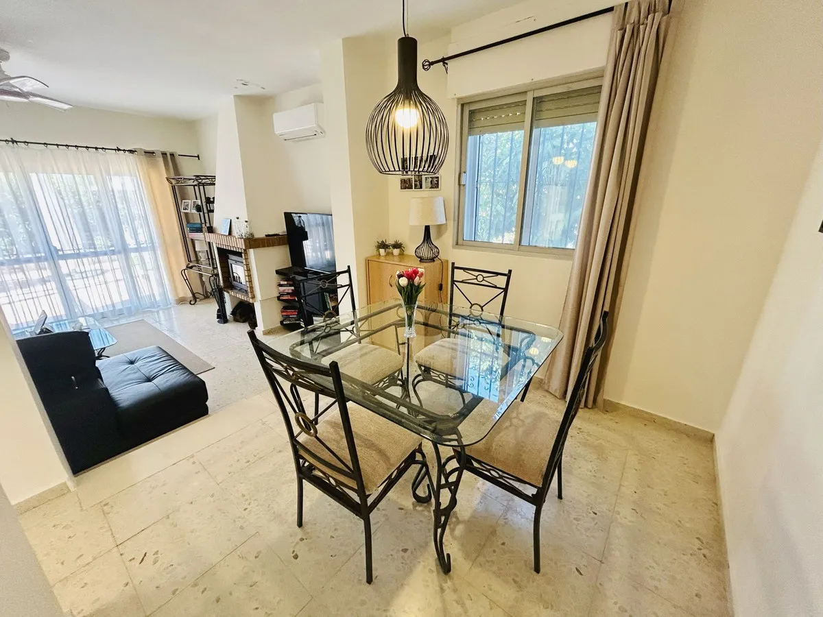 db1b1d67-9bf0-48fe-a161-a9c4c16fbe64