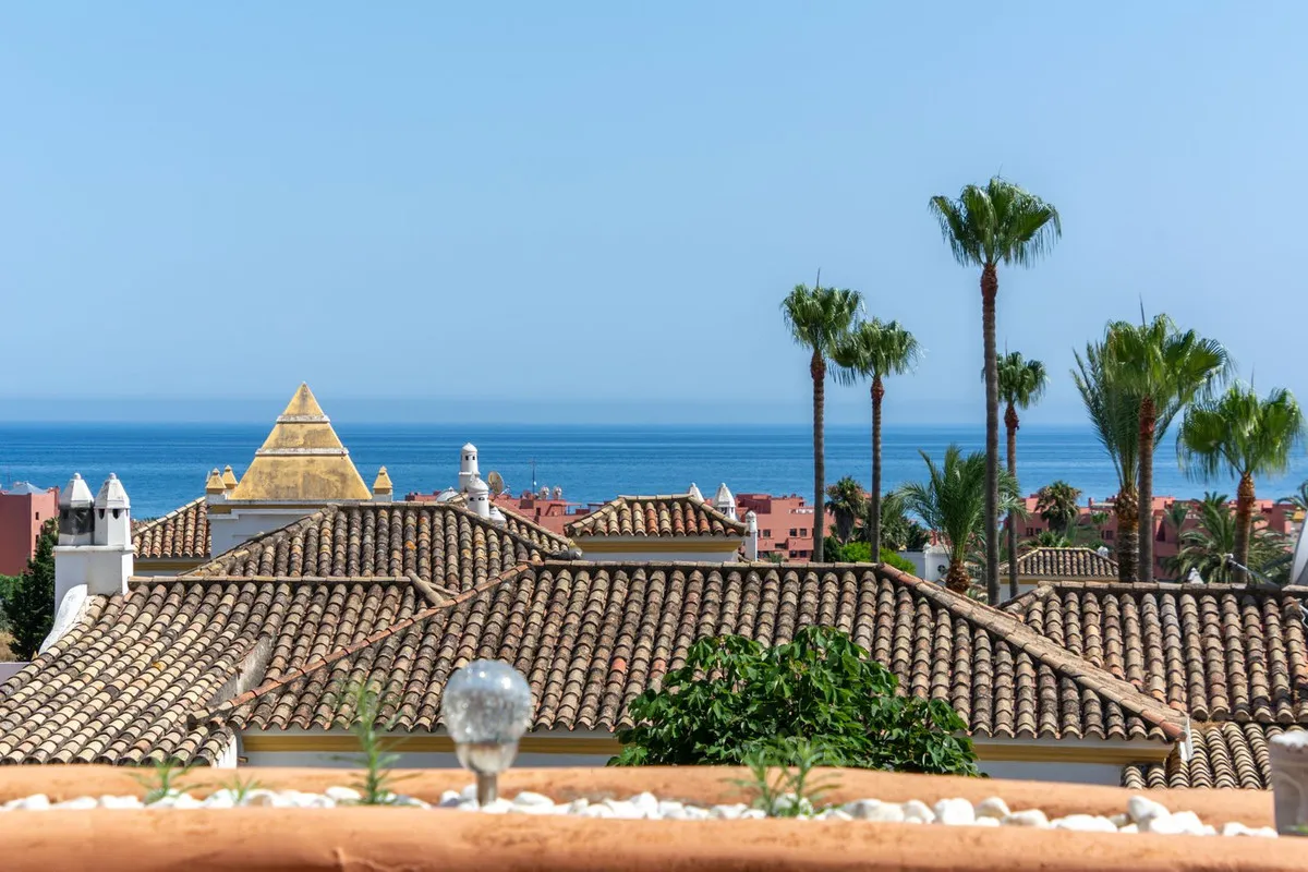 d9372fec-d32f-4798-85d2-4ccc1dac9983