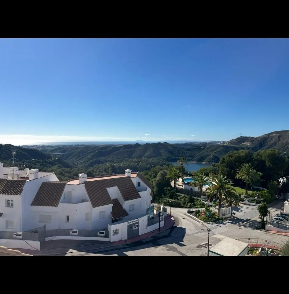 8b984a5b-befb-40af-bab1-20408ff39c41