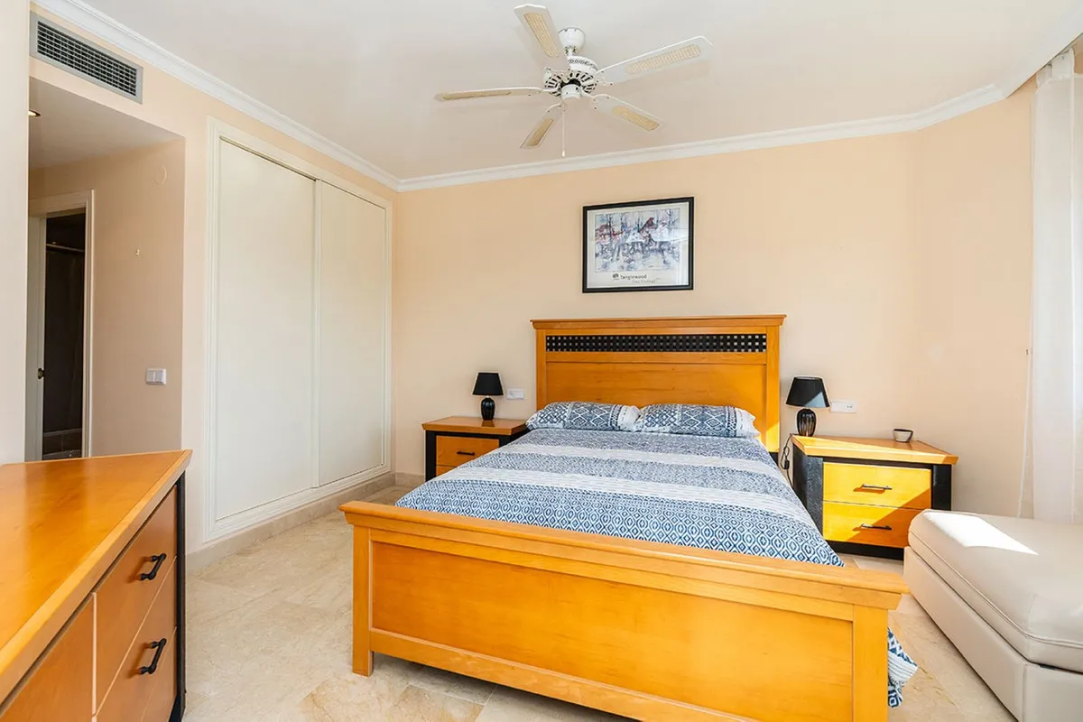 c8c42859-b19e-477f-8d28-40a54e31ec8d