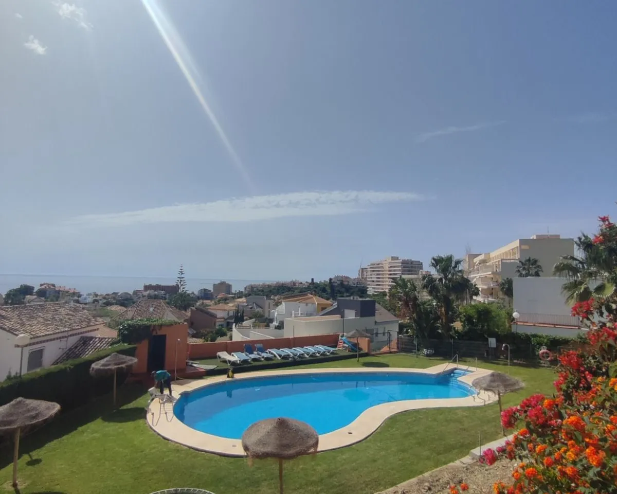 e2949e4a-007d-4760-b0b8-694931417ad7