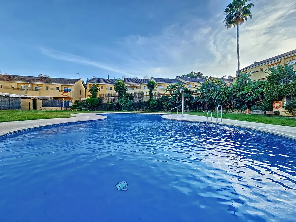 7a494a49-efcc-488d-91a1-b8bd54391986