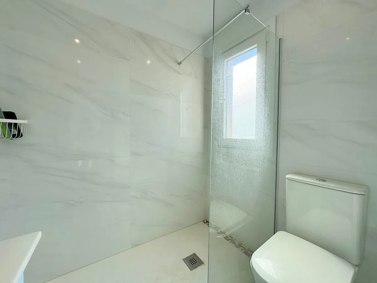 f7f9de8e-0c8a-430f-b361-f89080c47fee