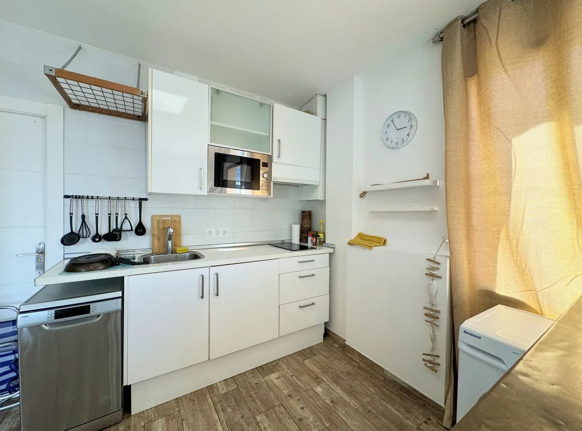 f8389c61-8d16-449e-8672-5cb280d08dc7