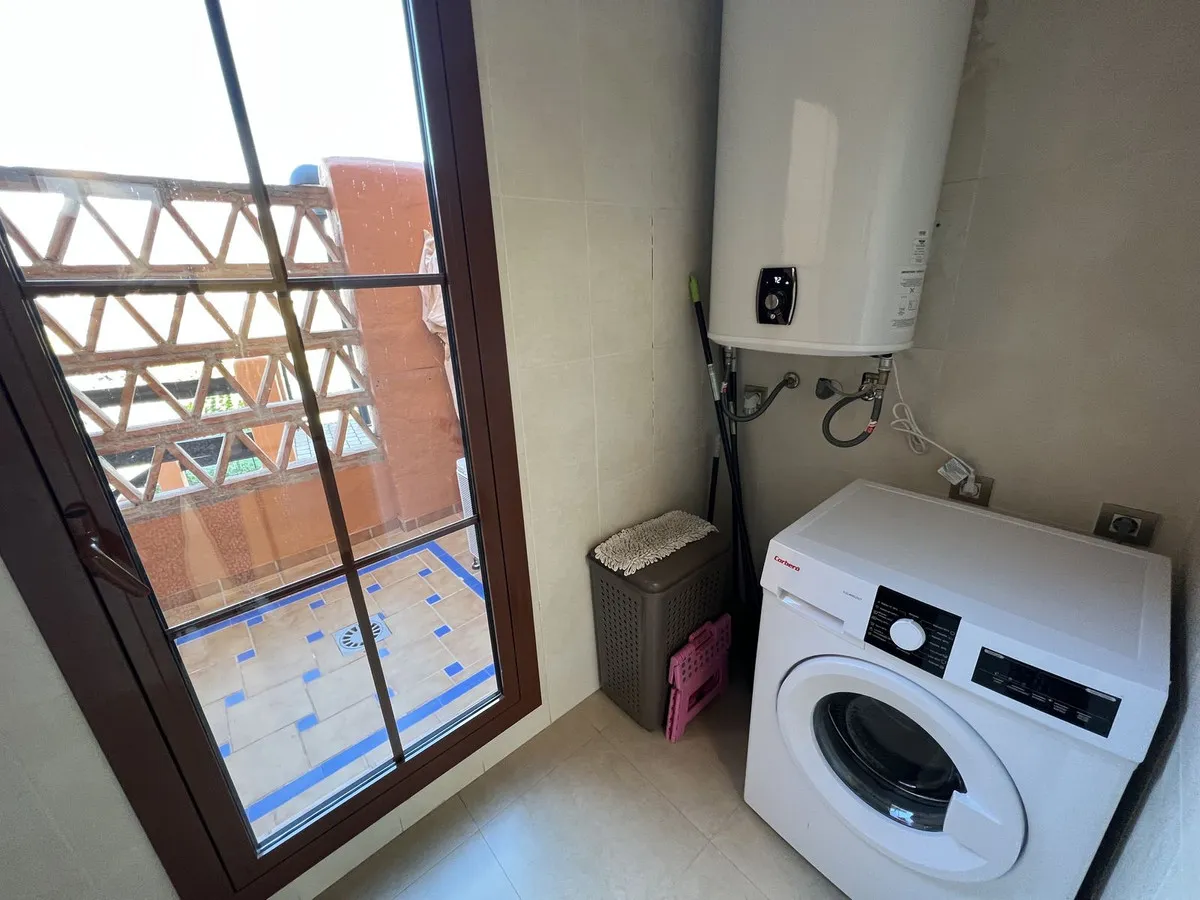 813e803f-e7eb-4851-b8f0-ed4a8deaeb78