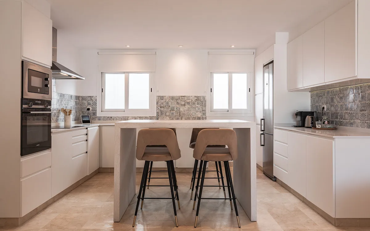 0e298fae-7654-43a1-9623-b262ae6a976b