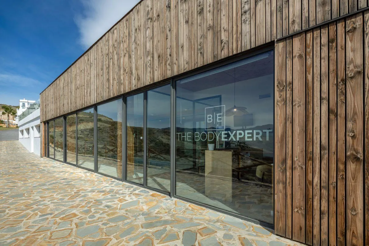 ae5b2f31-2a9f-411c-b696-a1b5c3585b7b