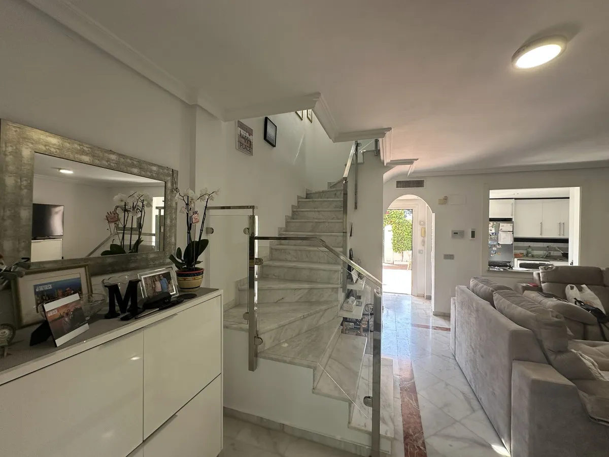 69eb3b71-c2d4-4aee-924a-7beb55507c5e