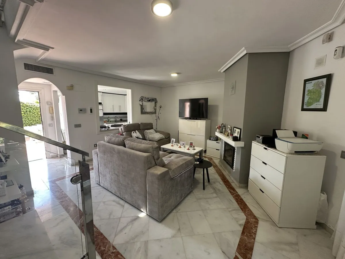 9075f85f-7e2f-4436-a000-ada29d3b356c