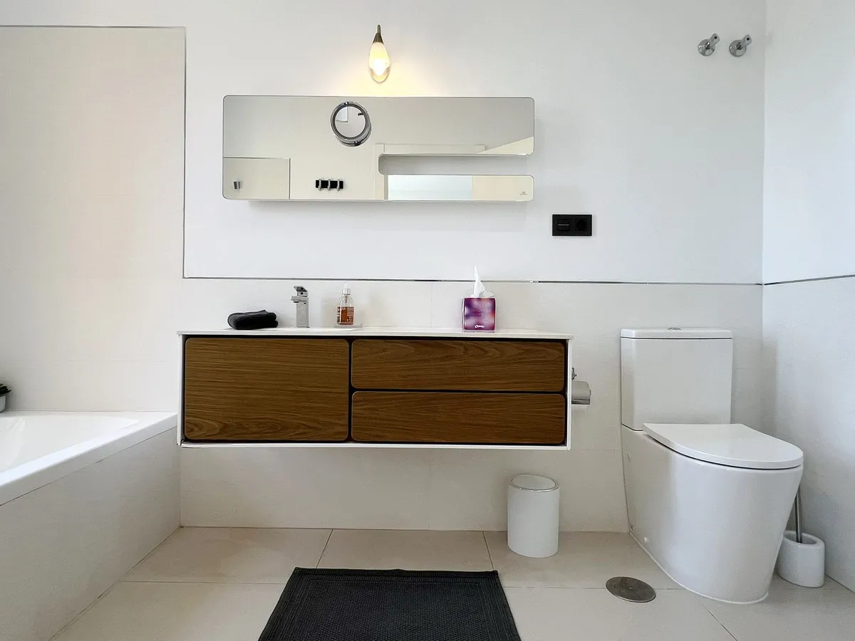 9469817c-56b6-4b25-8b3d-9677c75f5733