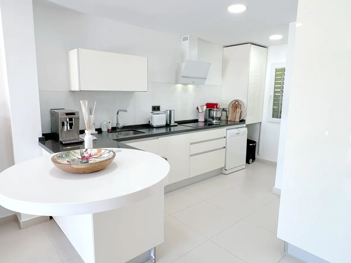 de30f203-f1eb-4817-93c4-e8c124fa2211