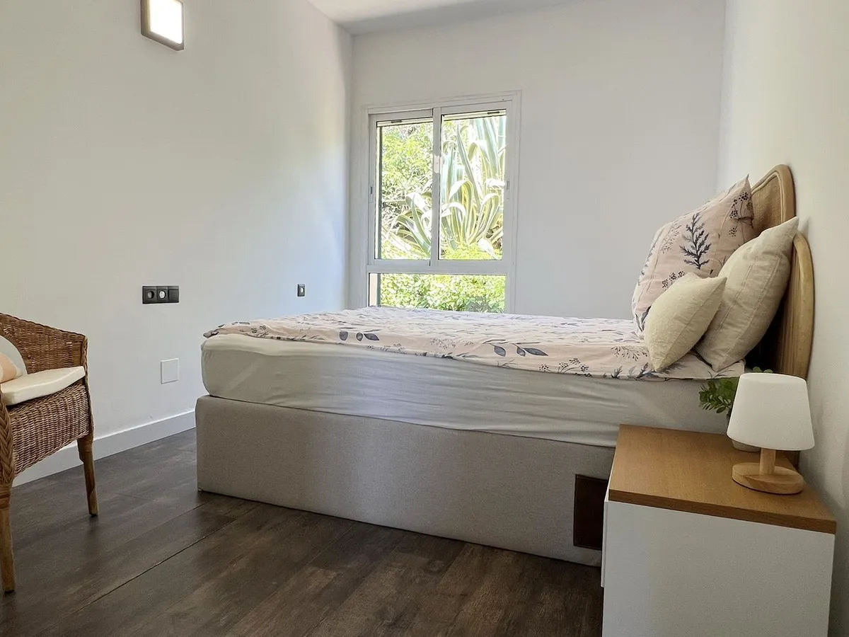 deb6bf98-4bc9-4f82-80c1-6993848b1260