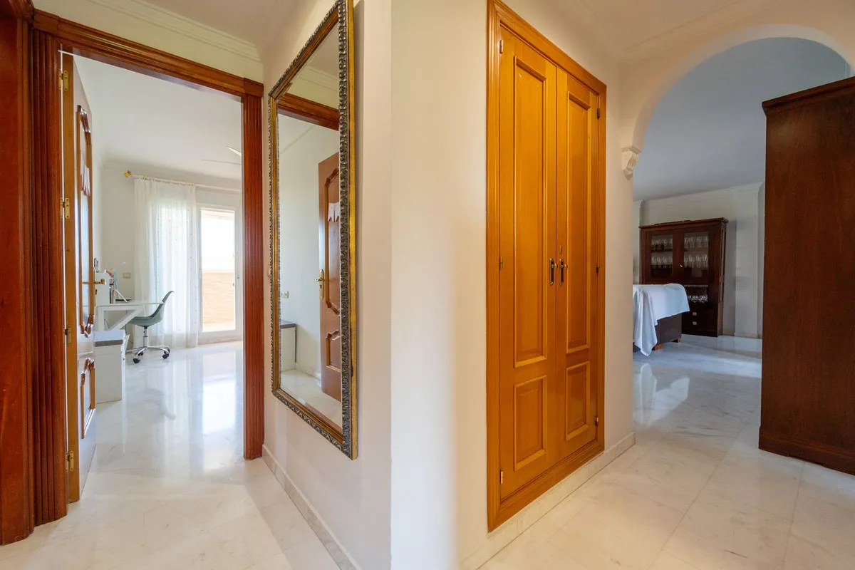 0d4787ec-e8f7-4f73-8941-8ace7fc71a47