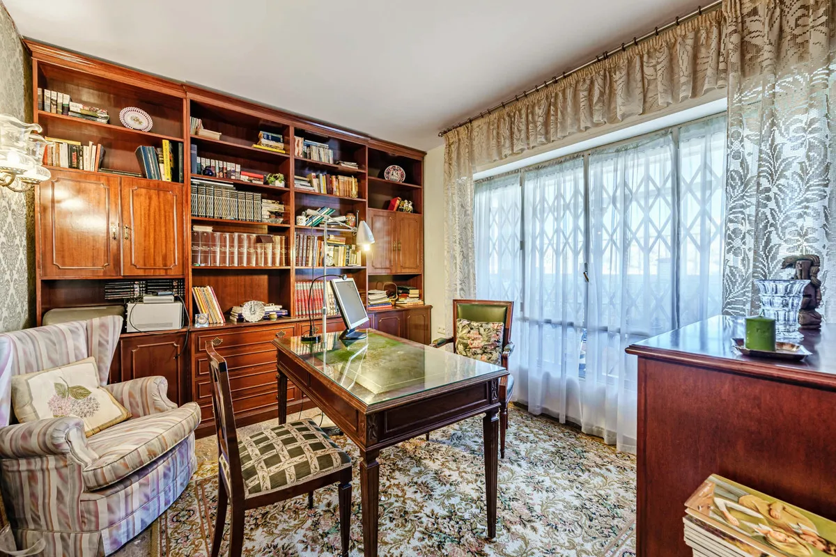 b8bfb601-54da-4457-beb3-64f73ef8c3c8