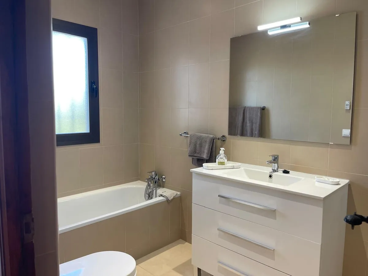 1bca7c5d-9bd9-4a9a-9333-5beafae1e424