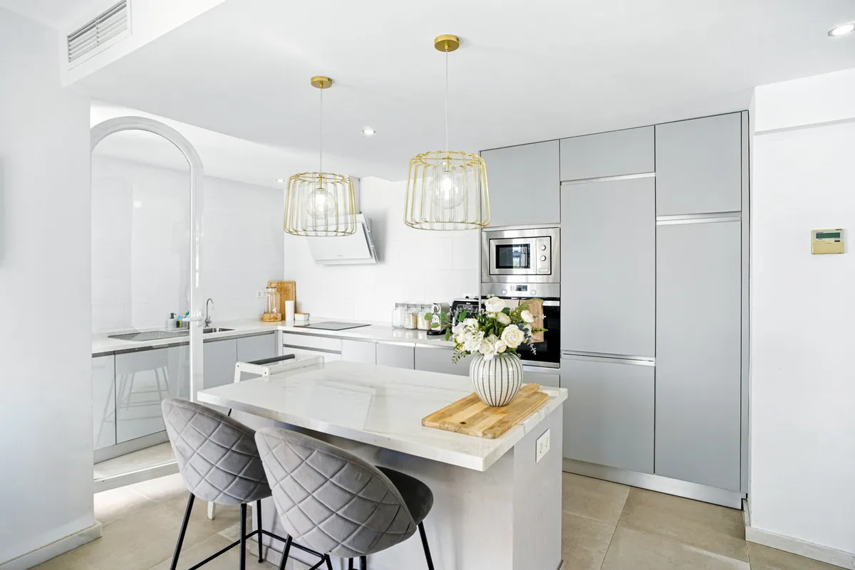 303079c0-410e-4270-8064-8e1265af0829