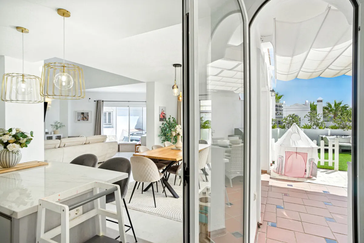 33da2d03-02f7-401a-a1f3-fe9d710cc6df