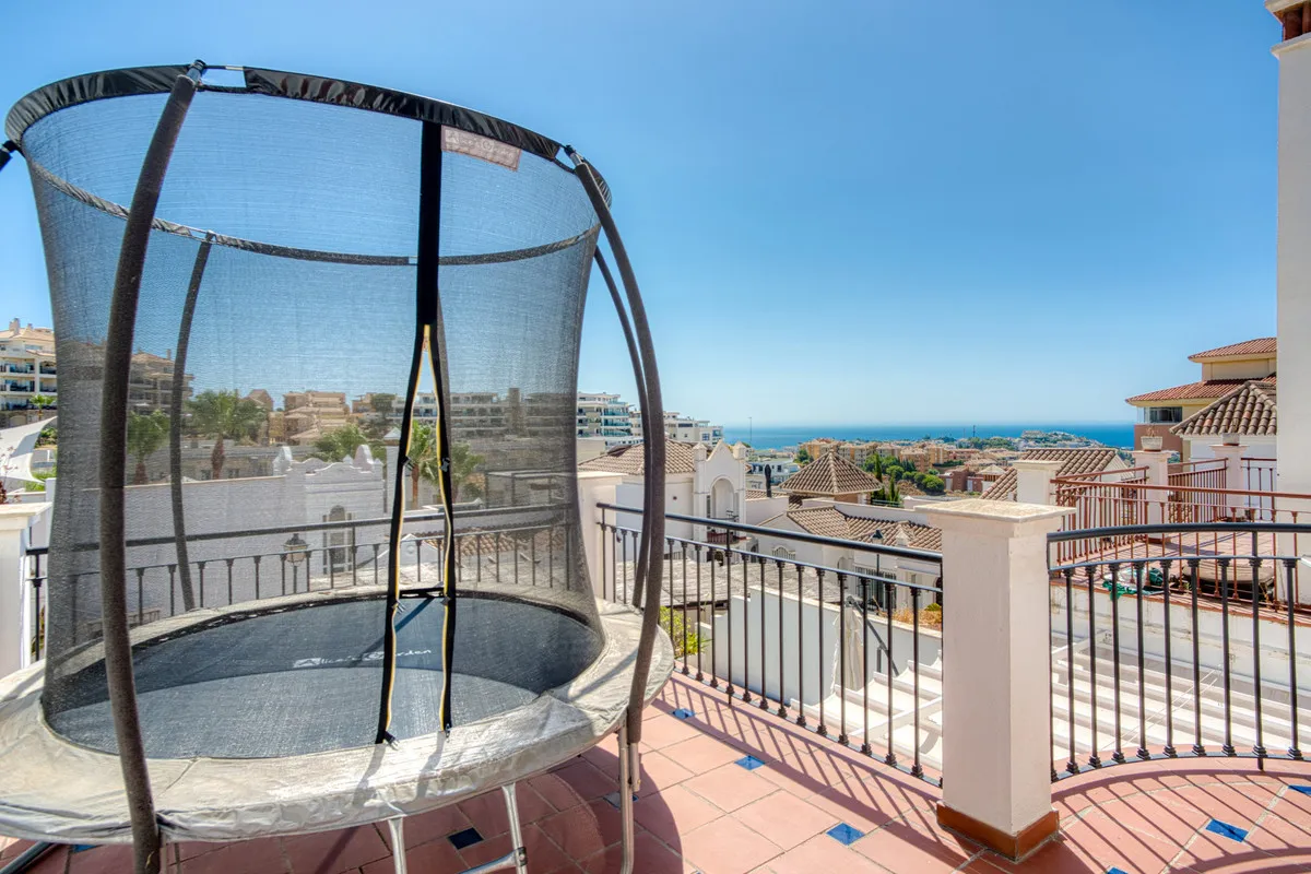 7f5a8788-9ed1-4f95-8fb1-8c05eaa3b44e