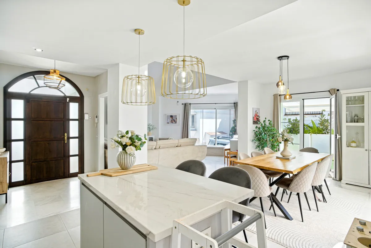 e05a7fbd-574a-47f6-ab14-6387ddb6b4cf