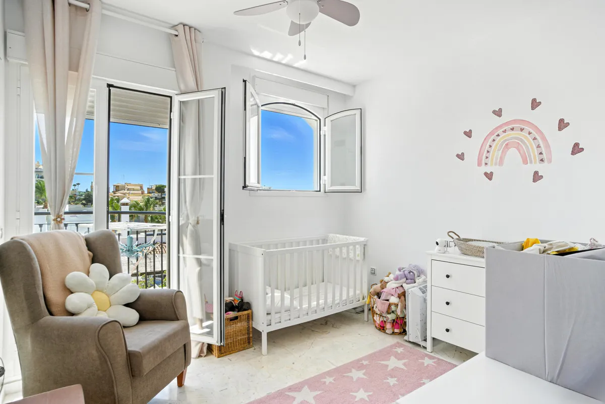 e835fea9-7e2a-45ac-9c12-2309c3b5a3e4