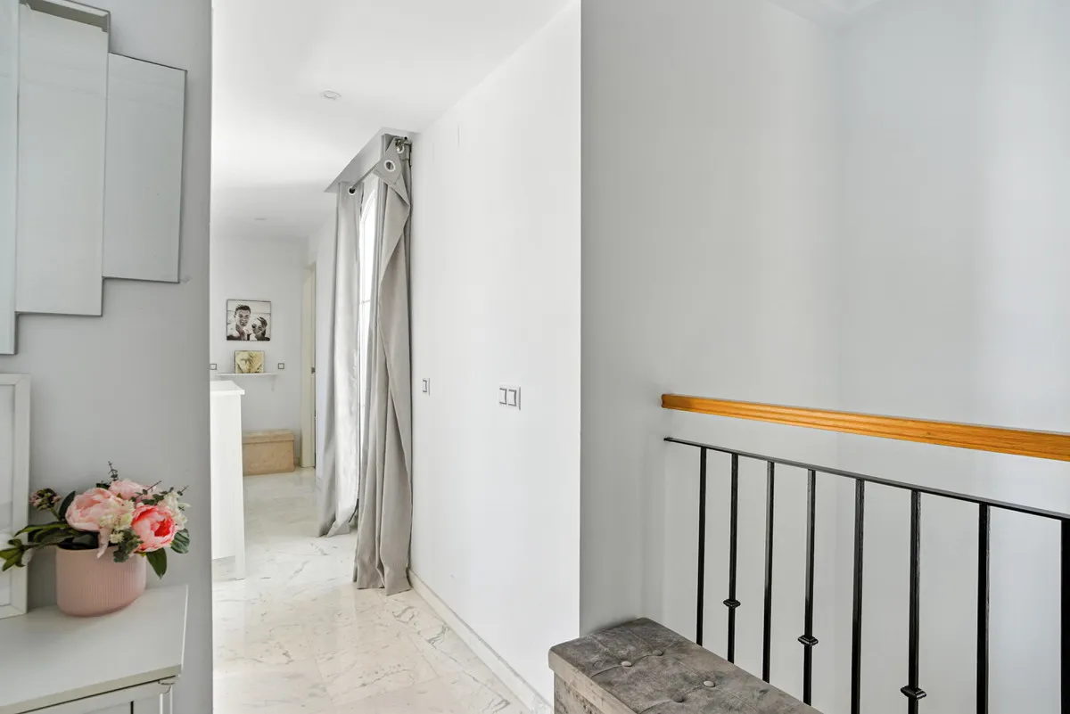 f9d5fd08-7ca0-454f-9a80-42d78b166c04