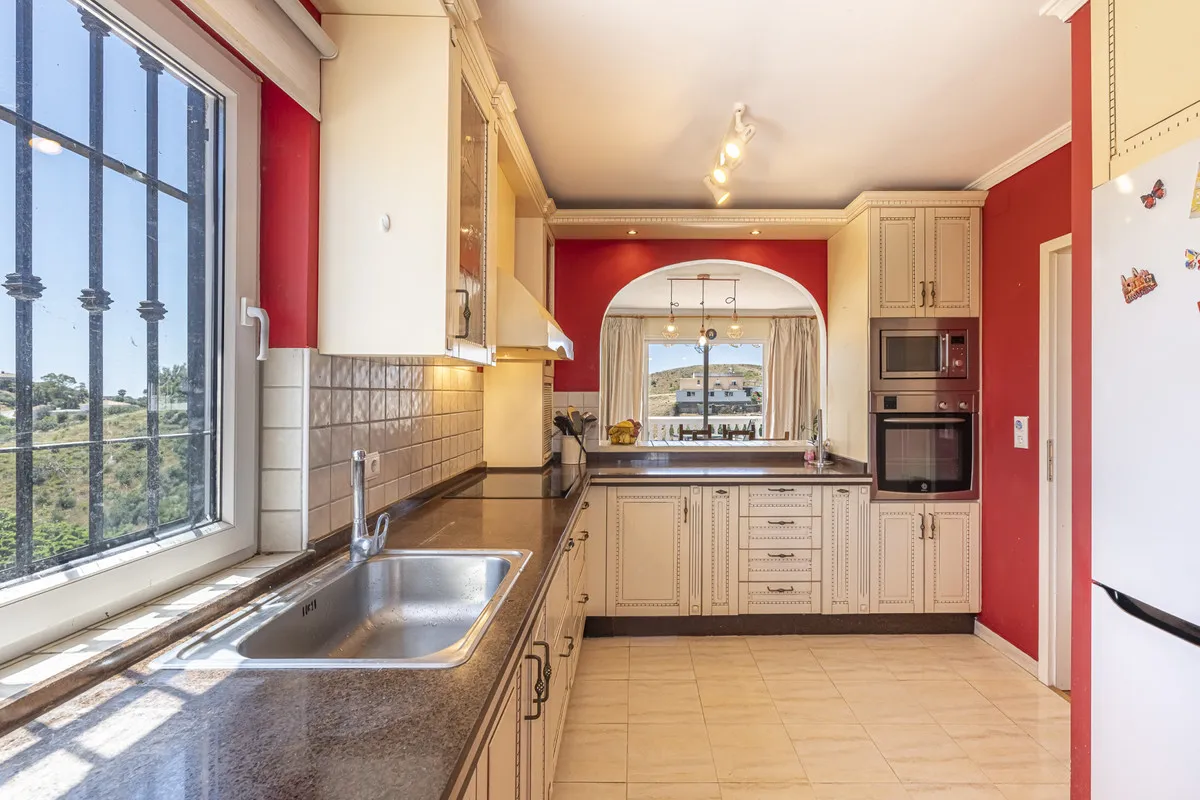 0eab24ff-05df-4561-b787-af47018fa4e8