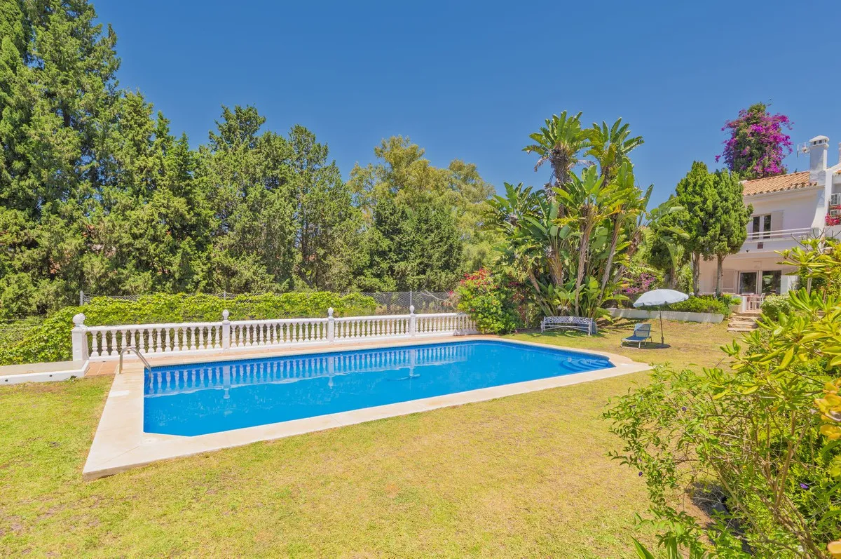 0ceea5a4-812e-4b92-8f49-160e2a9cb1e8