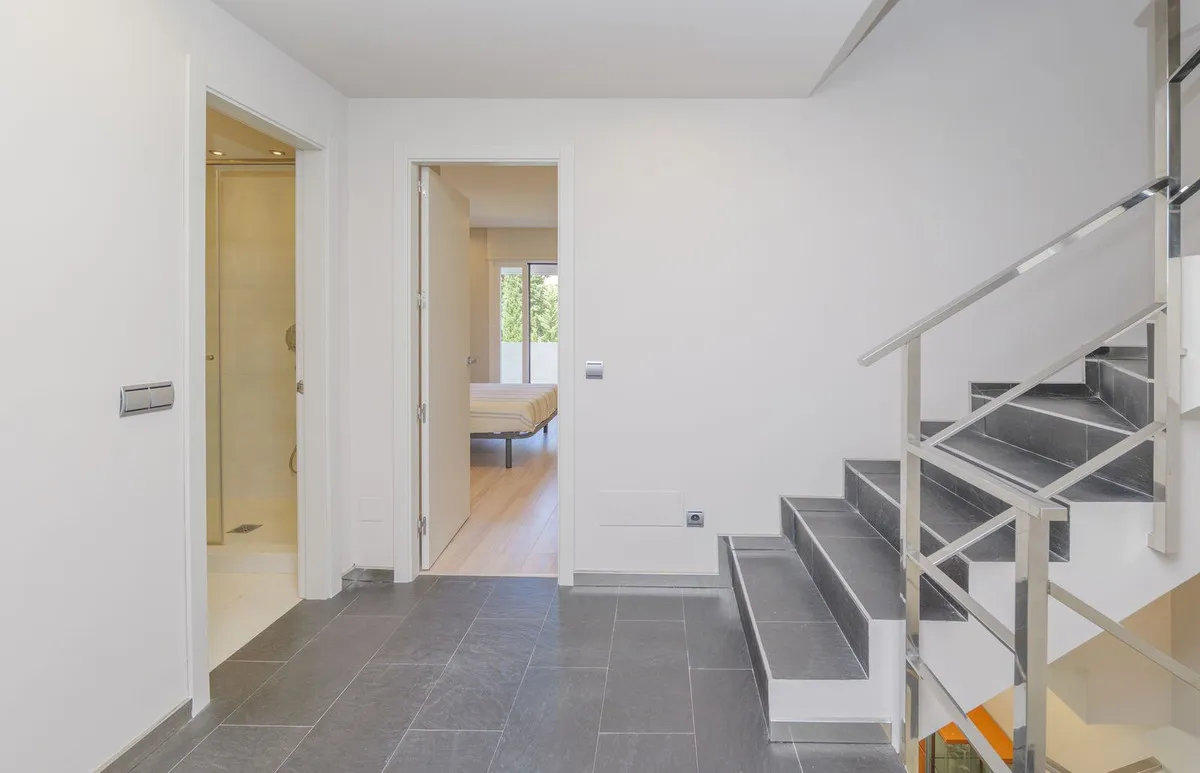 83b8818c-6a2e-4f7c-94b3-cf43f6147f9e