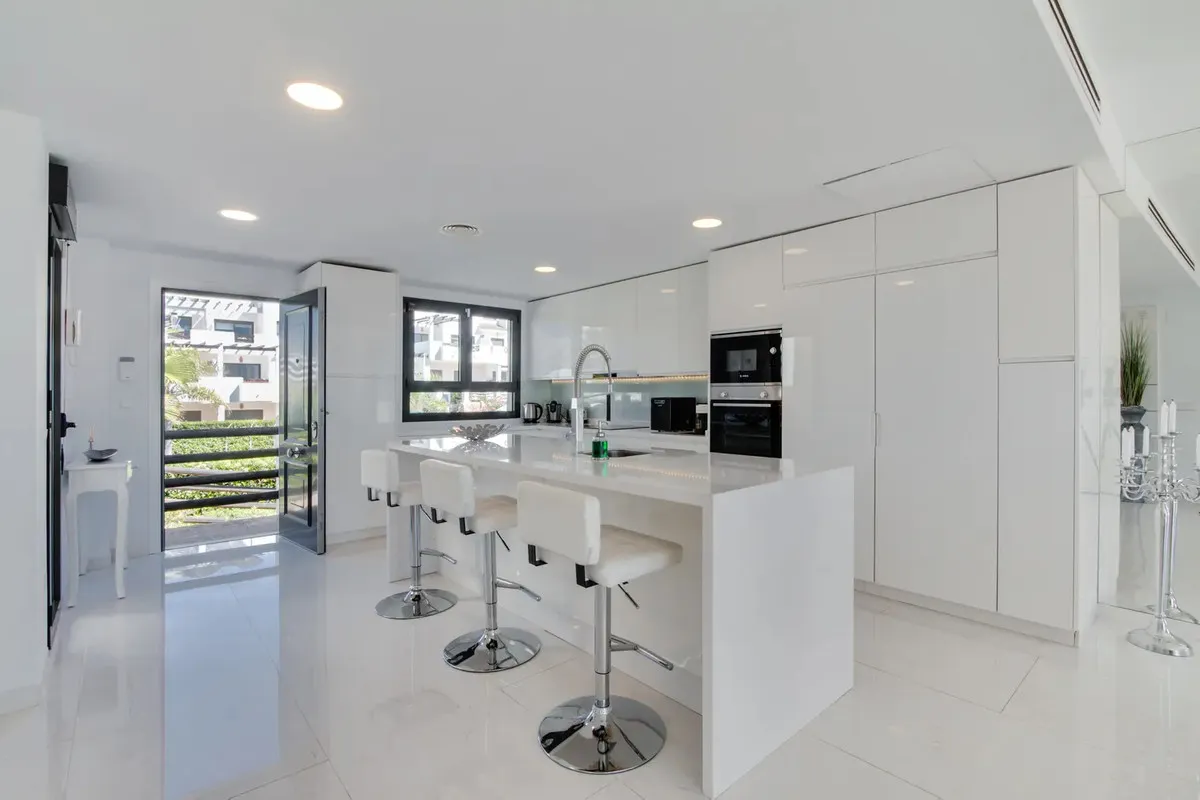 8134e418-eeca-4c12-9aaf-ad6695a39eea