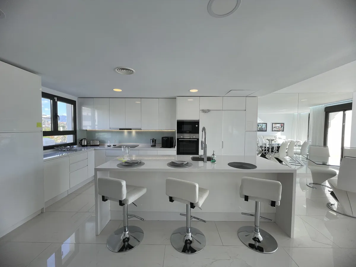 f8d2b57d-7aa7-4a11-8667-453a2d5460ca