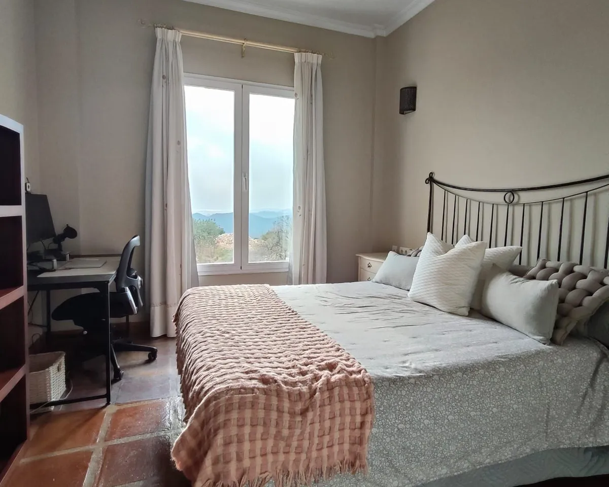 1fd921d8-048c-41de-a454-7fee1dff4425