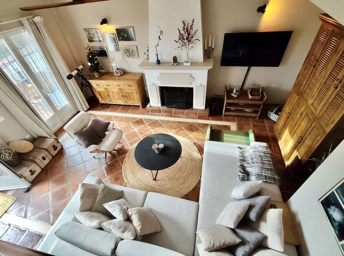 6f0930e8-5ec4-427b-bbb6-291e6eab8785