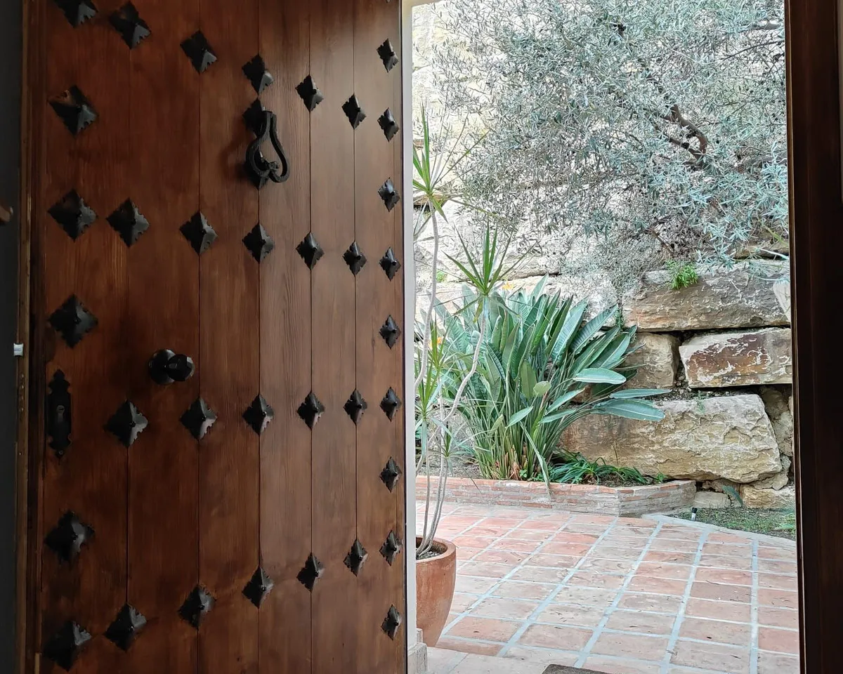 b54a07a1-0a6f-4b51-aa34-28f45365cf43