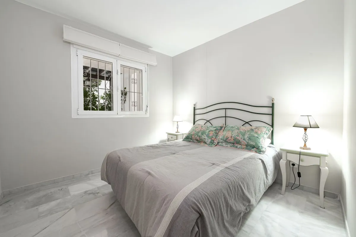 1ad959ba-2485-4e25-967e-298ff285e240