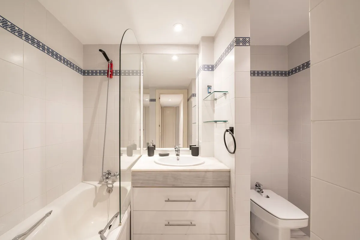 90b77562-7c03-442f-bd49-5c2cf9c23ec8